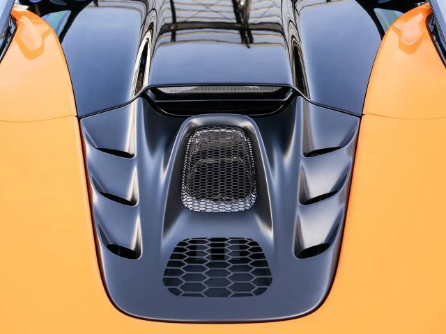 McLaren Artura Spider