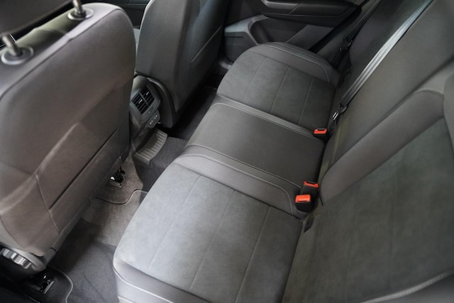 Volkswagen T-Roc 1.5 TSI DSG R-Line