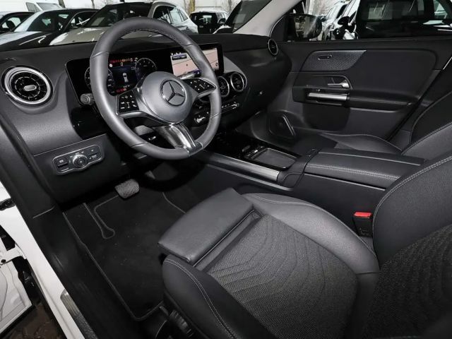 Mercedes-Benz GLA 200 AHK+KAMERA+SPURHALTE+CARPLAY+LED+18 ZOLL