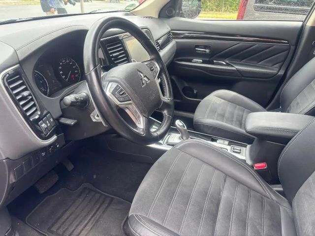 Mitsubishi Outlander 4WD PHEV