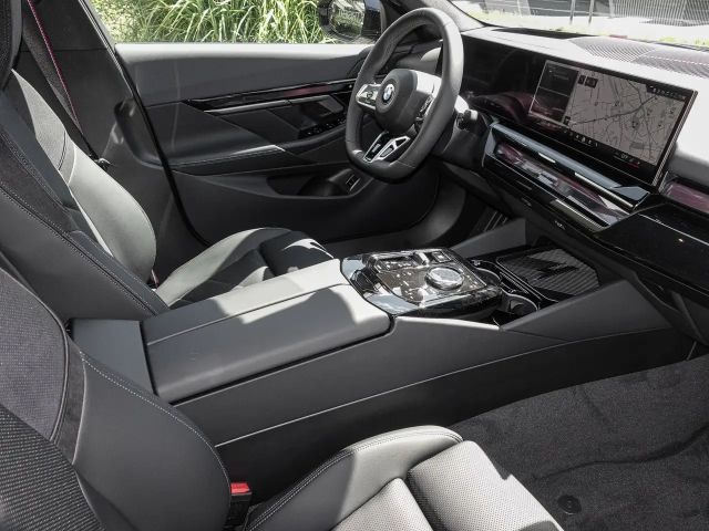 BMW 520 520d M-Sport Sedan