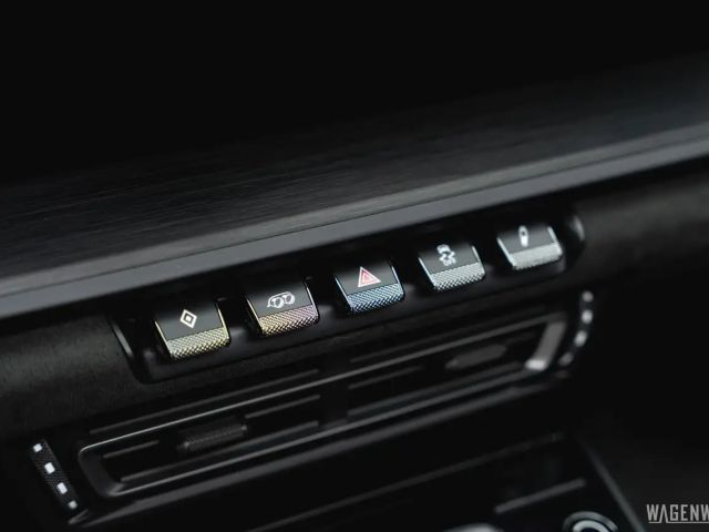 Porsche 992 4 Cabrio GTS Targa