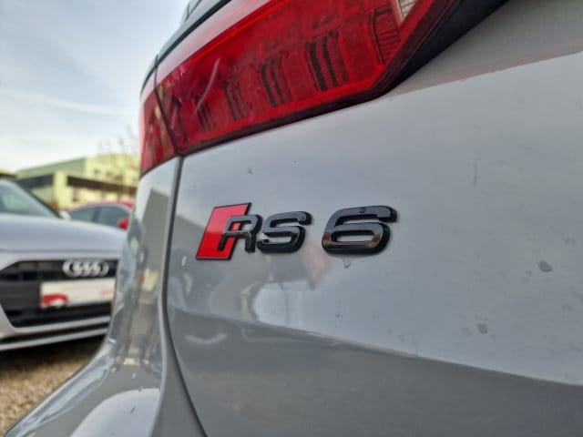 Audi RS6 Avant Quattro