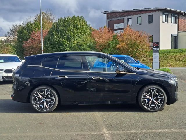 BMW iX xDrive50