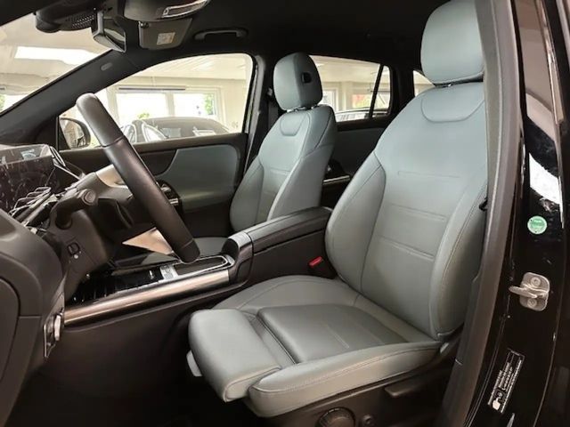 Mercedes-Benz GLA 200 Modelljahr2025+Night+Fondsitze verstellbar+AHK+DIS