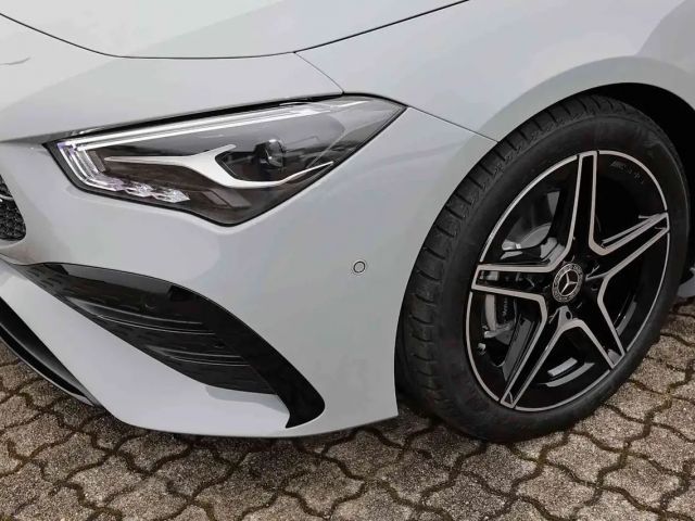 Mercedes-Benz CLA 180 AMG Line Coupé