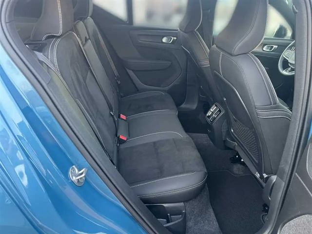 Volvo XC40 Core Recharge