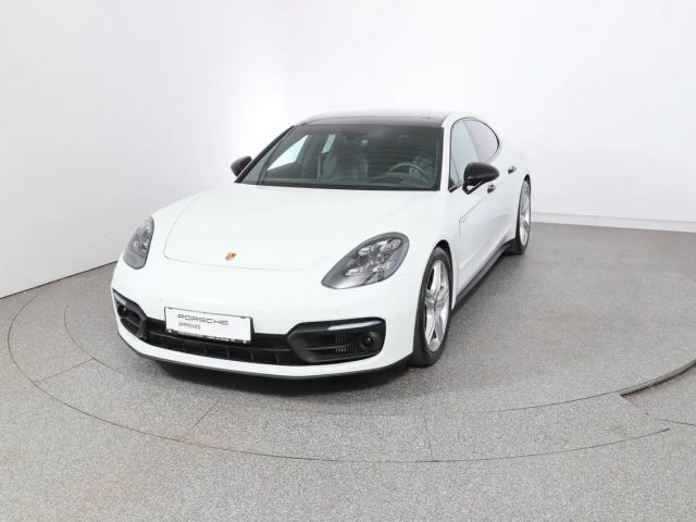 Porsche Panamera 4 E-Hybrid