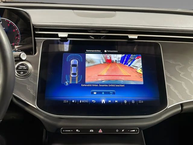 Mercedes-Benz E 200 AVANTGARDE Sedan