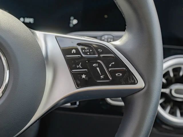 Mercedes-Benz GLA 200 Progressive