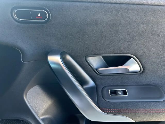 Mercedes-Benz CLA 220 AMG Line CLA 220 d Coupé