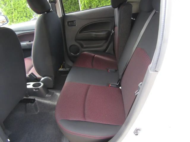 Mitsubishi Space Star Star