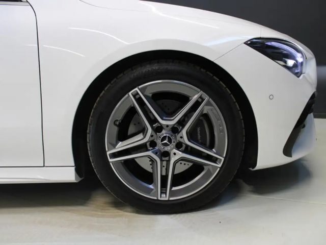 Mercedes-Benz CLA 200 AMG Line Coupé