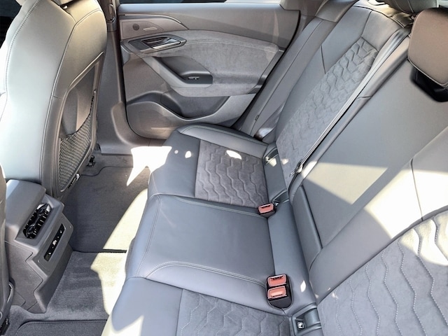 Audi A6 e-tron Avant Quattro