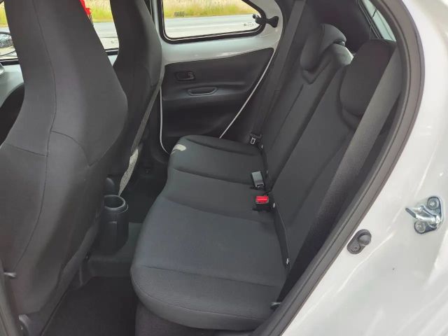 Toyota Aygo X 1.0 VVT-i Business Hatchback