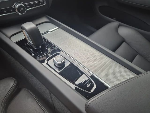 Volvo XC60 AWD Dark Plus Recharge T6