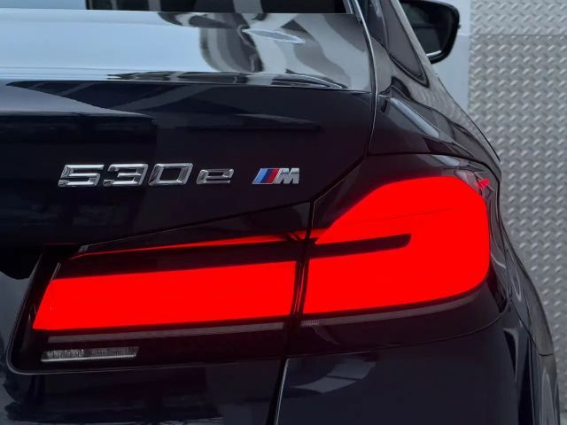BMW 530 530e M-Sport Sedan
