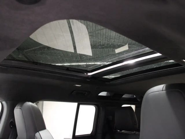 Land Rover Defender 110