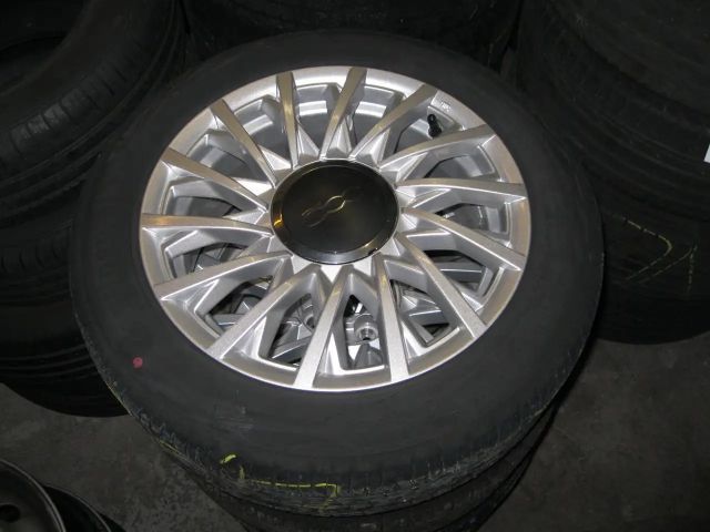 Fiat 500 Dolcevita1,0L 69PS Hybr. Panorama-ZV-Klima-Carplay