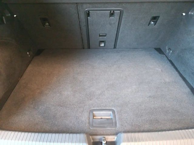 Volkswagen Golf 1.5 eTSI DSG Golf VIII Style