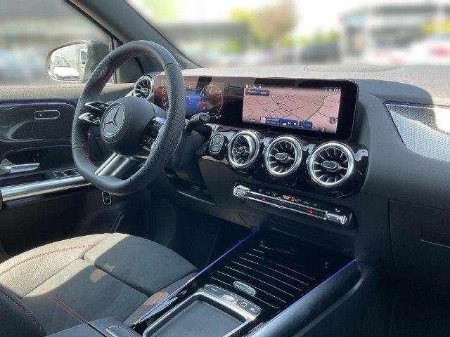 Mercedes-Benz GLA 200 AMG Line