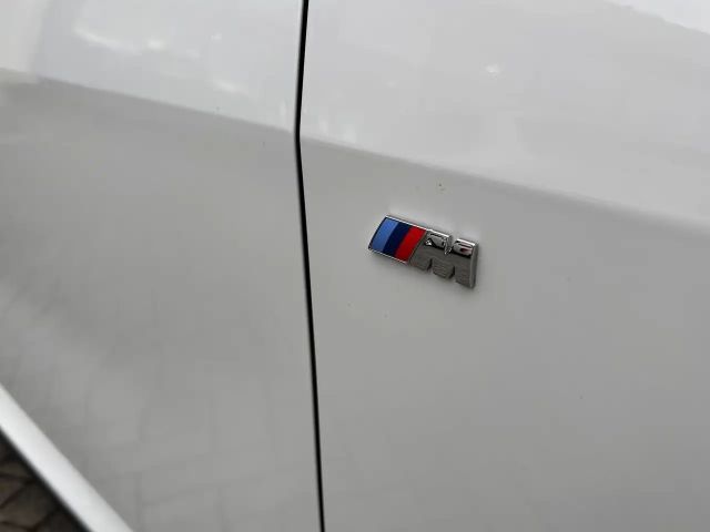 BMW 220 220d 220i M-Sport Sedan