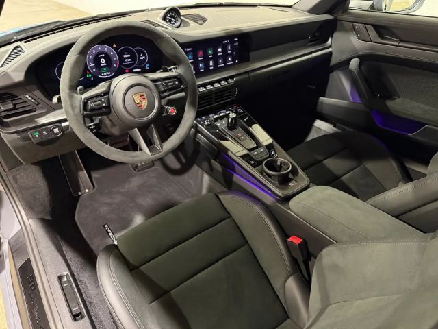 Porsche 992 4 Cabrio GTS Targa