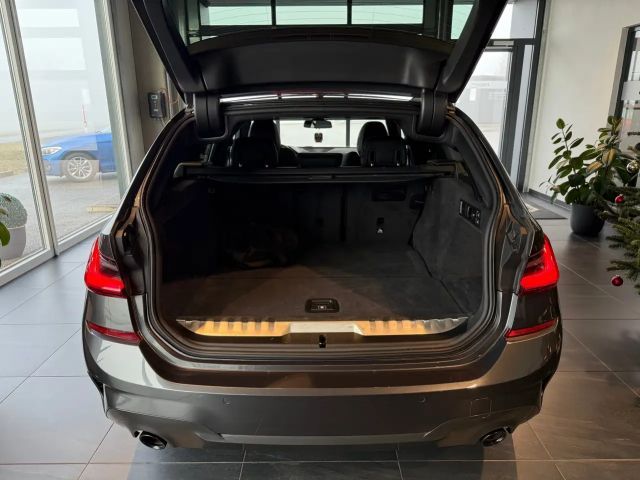 BMW 330 330e M-Sport xDrive