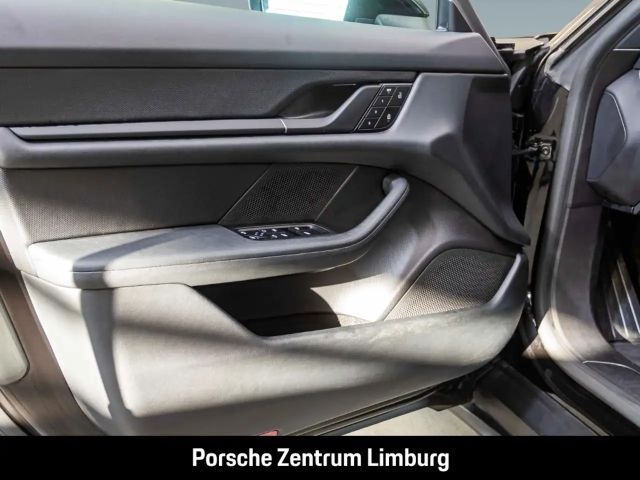 Porsche Taycan 4 Cross Turismo