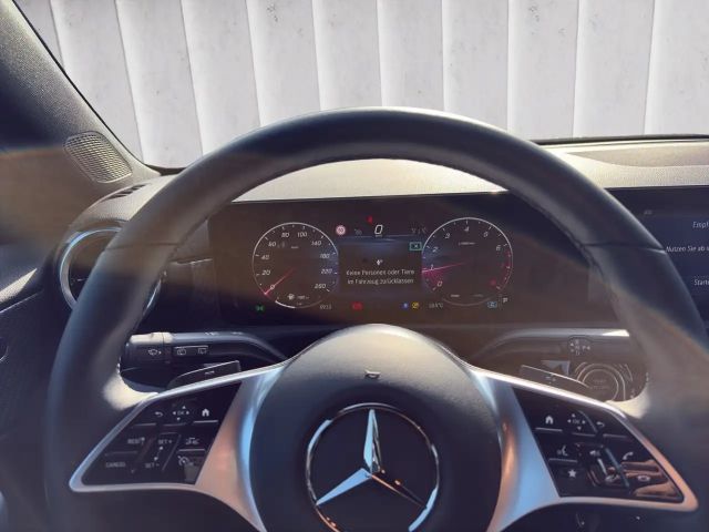 Mercedes-Benz A 180 Hatchback Progressive