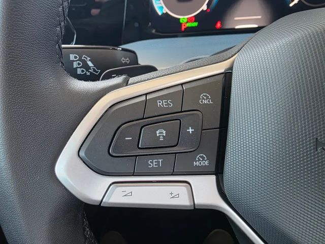 Volkswagen Golf 1.5 eTSI DSG Golf VIII