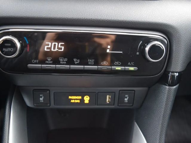 Toyota Yaris Club Hatchback