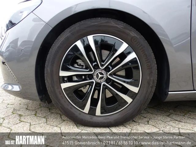 Mercedes-Benz B 180 Progressive Sedan