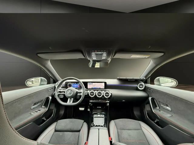 Mercedes-Benz A 180 AMG Line