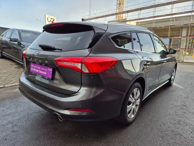 Ford Focus Cool & Connect