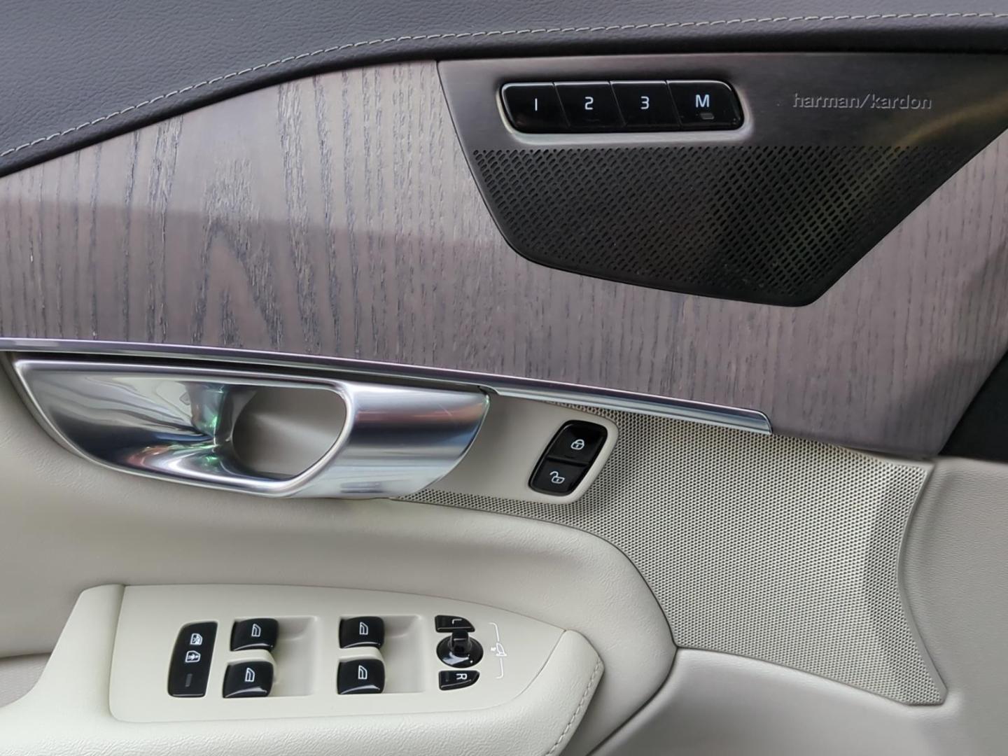 Volvo XC90 Dark Plus Recharge T8