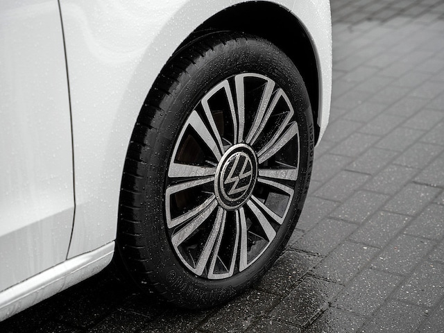 Volkswagen up! Active