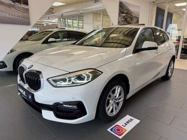 BMW 118 118i Sedan Sport Line