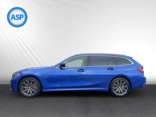 BMW 330 330e M-Sport Touring xDrive