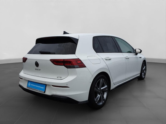 Volkswagen Golf 1.5 eTSI DSG R-Line Style