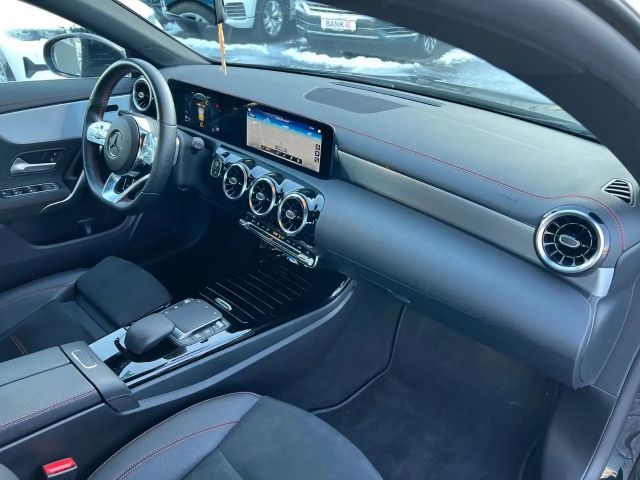 Mercedes-Benz CLA 200 AMG Line Coupé