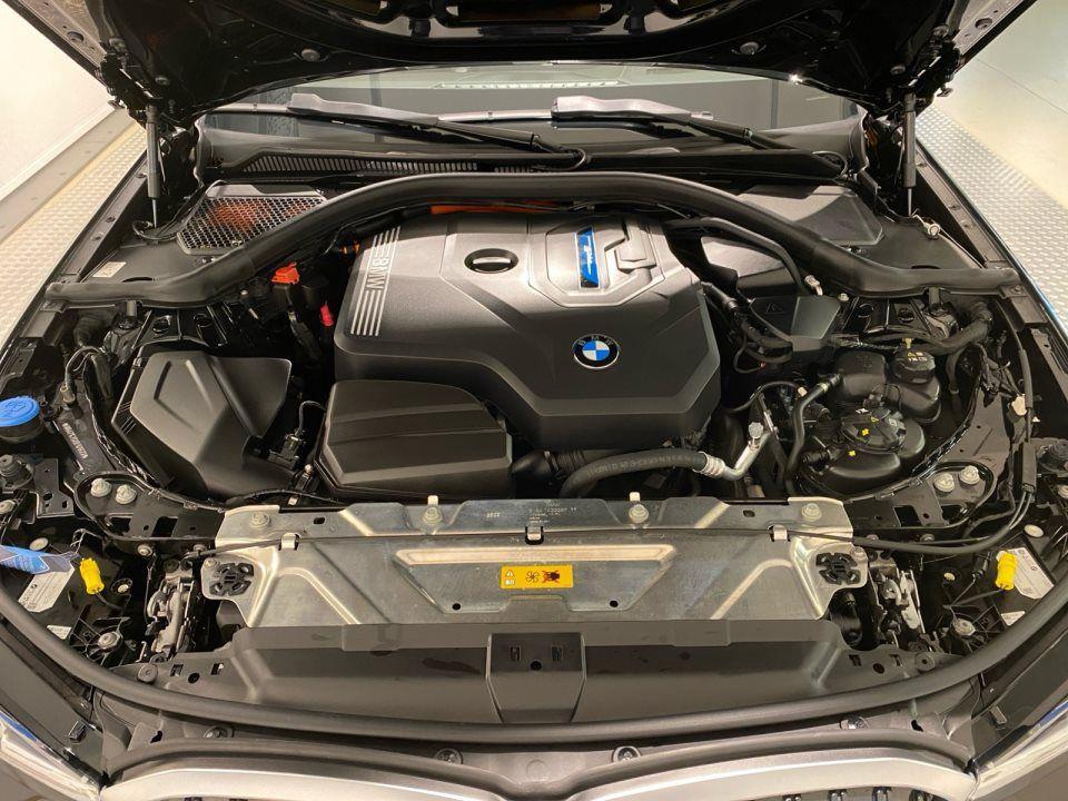 BMW 330 330e Touring xDrive