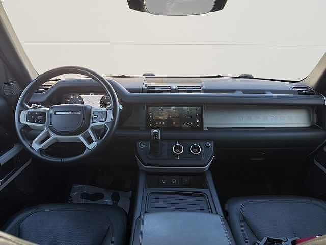 Land Rover Defender 110