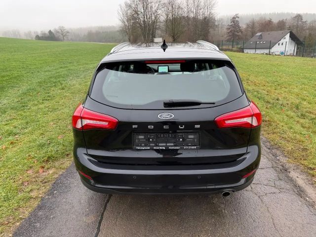 Ford Focus Cool & Connect Wagon