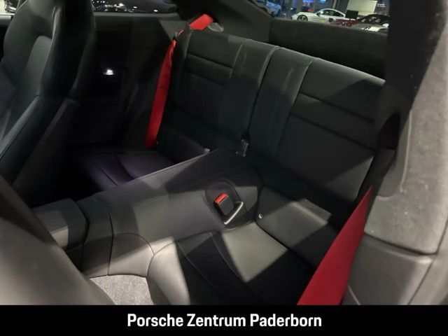 Porsche 992 Carrera Coupé GTS