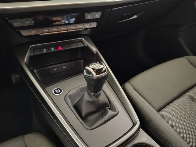 Audi A3 30 TDI Avant Sedan