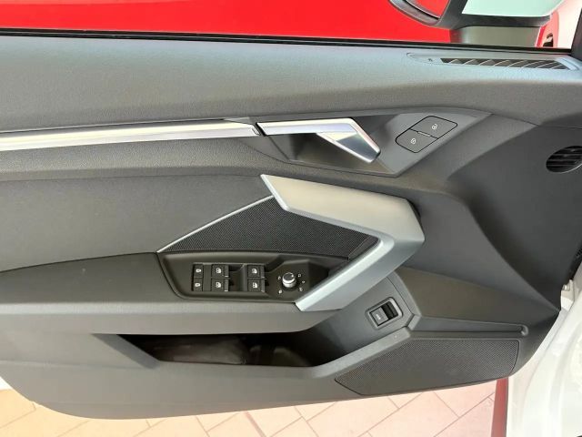 Audi A3 30 TDI Sedan