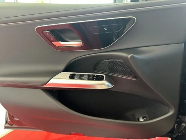 Mercedes-Benz E 200 AMG Line Sedan