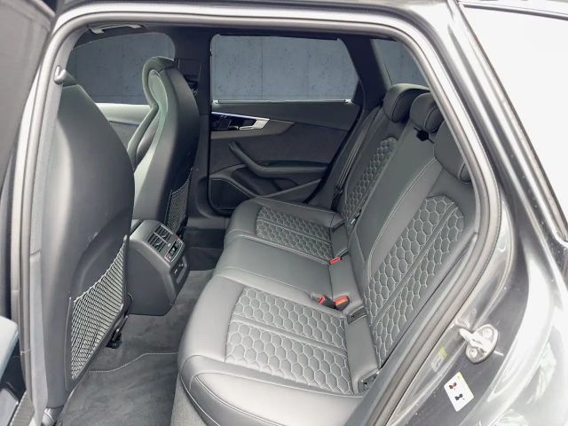 Audi RS4 Comp+/Matrix/Pano/B&O/HuD/RS-Aga/290
