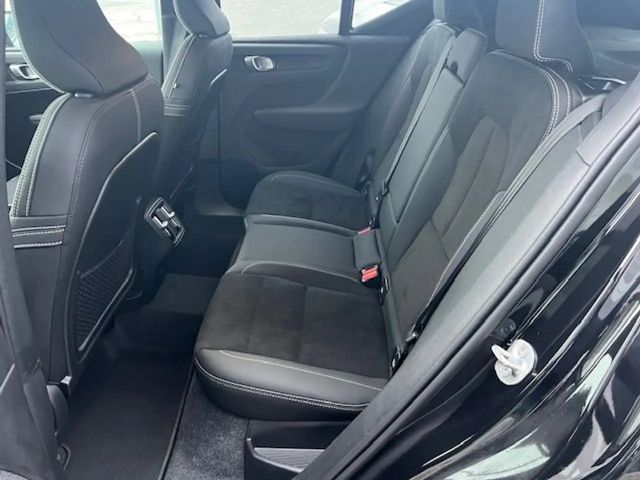 Volvo XC40 Dark Plus